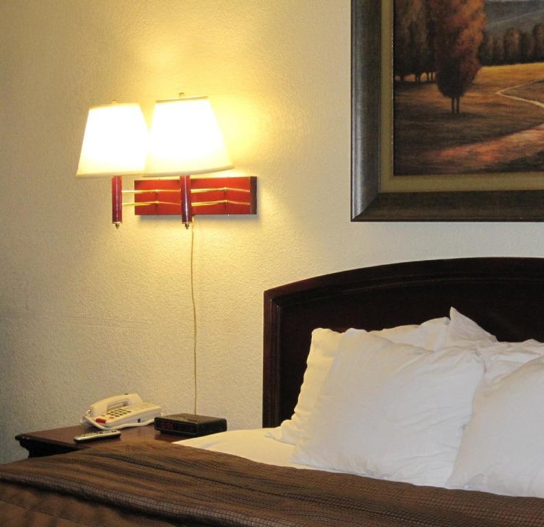Liberty Lodge Saint Robert Phòng bức ảnh